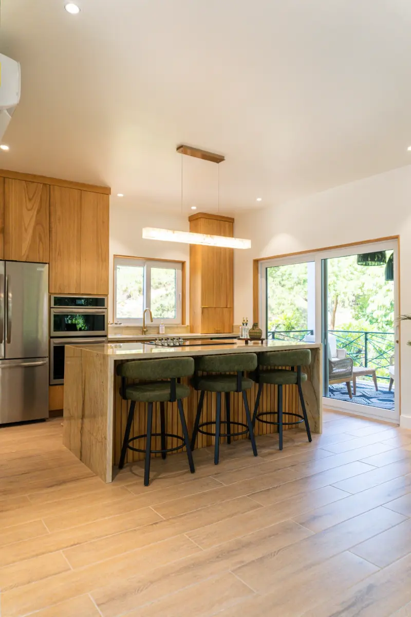 macaw-ridge-villas-roatan-kitchen-1