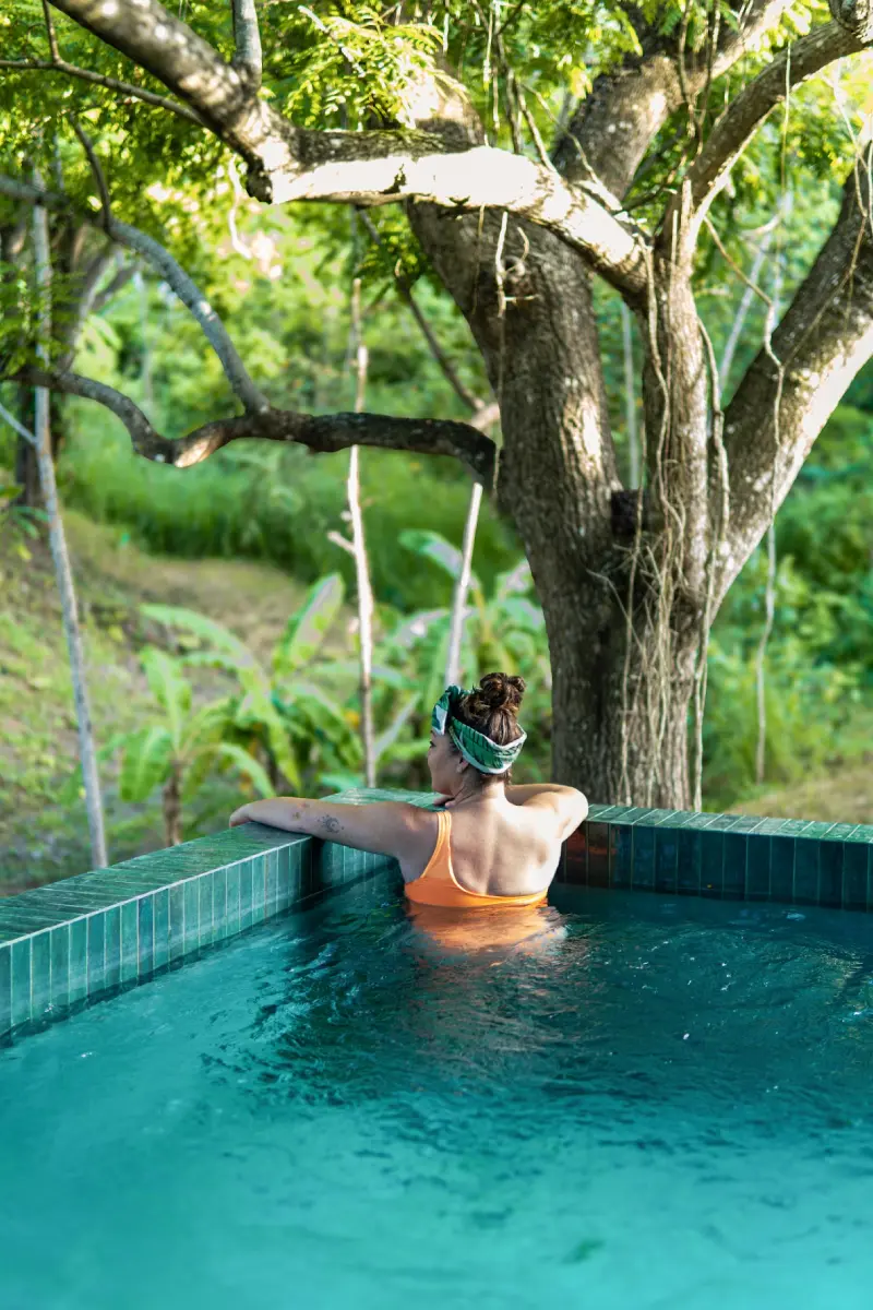 macaw-ridge-villas-roatan-pool